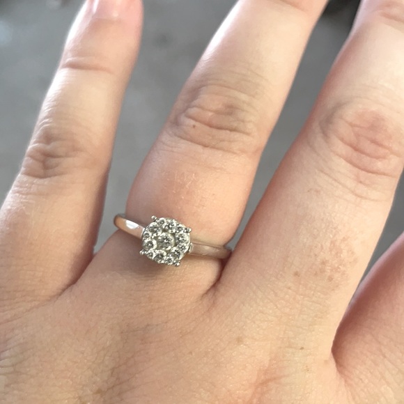 Engagement ring! - Picture 2 of 2